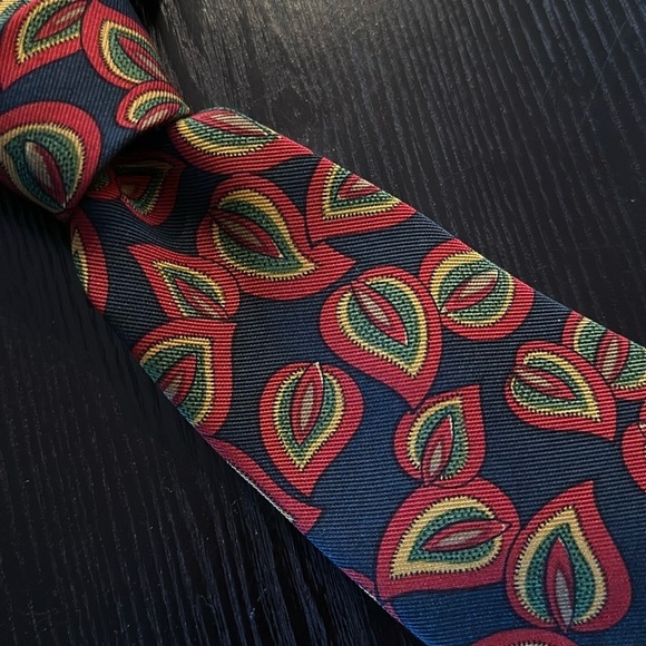Burberry Silk Printed Vintage Tie - Picture 1 of 11